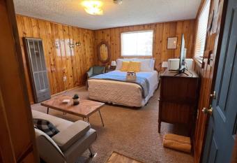 Mountain View Lodge has Balcony rooms