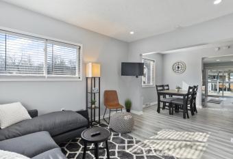 Entire Home Near MSU and Local Hospitals with Fast Wi-Fi & Dedicated Office has Balcony rooms