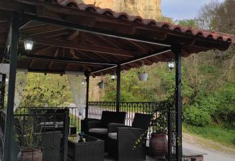 Pavillion2 has Balcony rooms