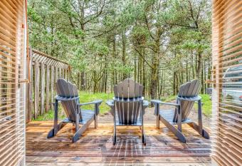 Pelican's Nest has Balcony rooms