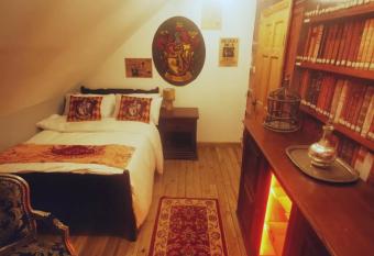 Self Catering private Harry Potter room with Outdoor Hot Tub allows 18 year olds to book a room