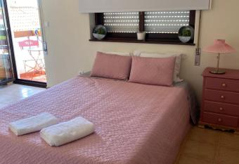 houses&halfhouses historic street allows 18 year olds to book a room