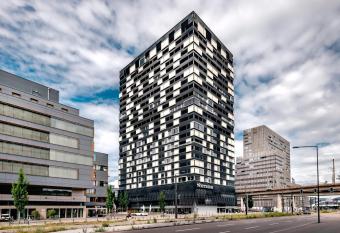 Sheraton Z  rich Hotel allows 18 year olds to book a room