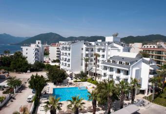 SONNEN HOTEL has Balcony rooms