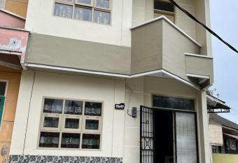 Villa Bukit Indah has Balcony rooms