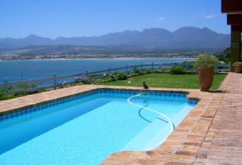 Whale Views has Balcony rooms