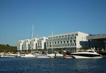 Troia Residence by The Editory - Apartamentos Marina allows 18 year olds to book a room