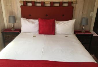 Intaba Thulile has Balcony rooms