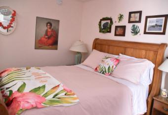 Seabank House Bed and Breakfast Aloha allows 18 year olds to book a room