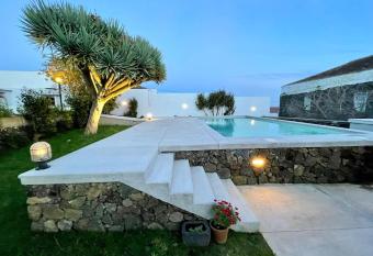 Casa   s Dez has Balcony rooms