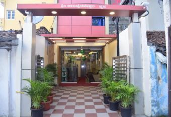 Raj Residency Mysuru has Smoking rooms