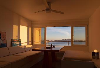 Precioso Loft con vistas inmejorables. allows 18 year olds to book a room