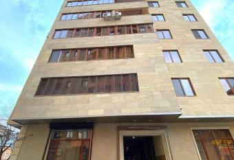 LUXURY Spacious 2 bedroom apartment by CASCAD, New Building, Opera View+Open Balcony allows 18 year olds to book a room