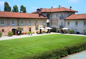 Hotel Antico Podere Propano allows 18 year olds to book a room