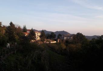 Humus Sapiens Agriturismo allows 18 year olds to book a room