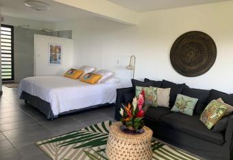 STUDIO O KALM has Balcony rooms