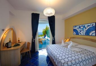 Hotel Il Pino has Balcony rooms