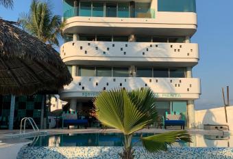 Condominio Agave del Mar allows 18 year olds to book a room