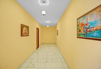 OYO Townhouse 1003 Hotel Sky 9 allows 18 year olds to book a room