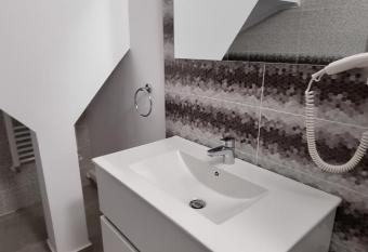 Vila Bun has Balcony rooms