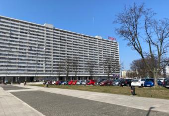 Aparthotel Superjednostka Katowice allows 18 year olds to book a room