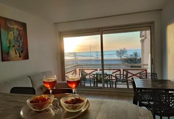 Apt T2, balcon vue oc  an has Balcony rooms