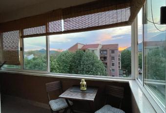 Apartman B&B has Balcony rooms