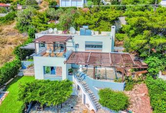 VILLA LAGONISI has Balcony rooms