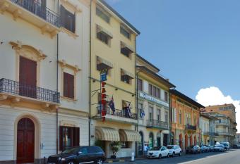 Hotel Pardini allows 18 year olds to book a room