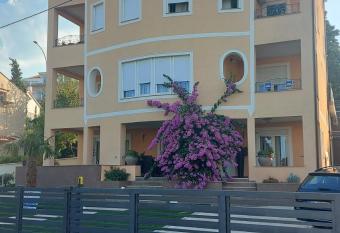 Residence Gordana has Balcony rooms