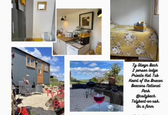 Ty Olwyn Bach, Coity Bach has Balcony rooms