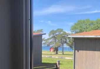 Gotland Tofta, Stuga med superl  ge! Havsutsikt p   Tofta strand mindre   n 10 minuter till Sveriges h  gst rankade golfbana! has Balcony rooms