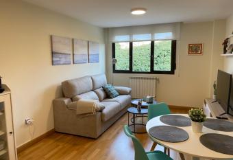 Vivienda tur  stica Las Cig  e  as con parking has Balcony rooms