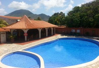 Posada Las Ross has Balcony rooms