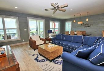 Turtle Tracks Beach House #2 has Balcony rooms