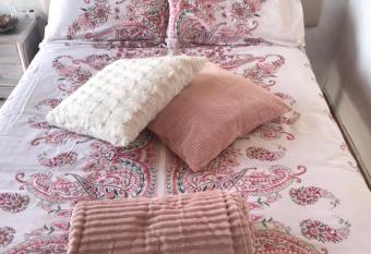 HACIENDA LA MACARENA DE SEVILLA allows 18 year olds to book a room