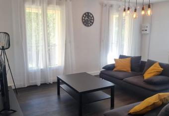 LE GRAND M  AS superbe appartement au calme allows 18 year olds to book a room