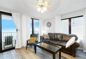 Phoenix 1 Unit 1101 has Balcony rooms