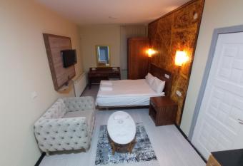 M  LENYUM HOUSE SU  T has Balcony rooms