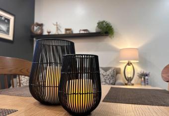 Modern I Spacious I 2 BD I 2 Queen I Huge Kitchen I University City allows 18 year olds to book a room