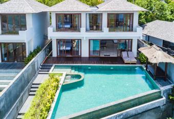 Vivo P Villa by Hombali has rooms with a private hot tub