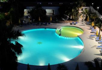 Marina Club Hotel allows 18 year olds to book a room