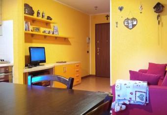 L Angolo Di Carona has Balcony rooms