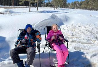 MM Sofy has rooms with a private hot tub