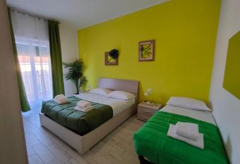 La Terrazza - Sweet Dreams in Florence has Balcony rooms