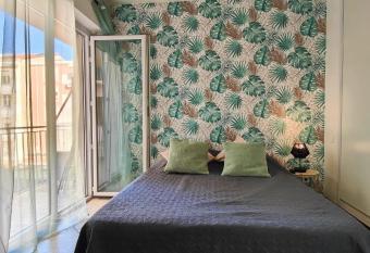 Nice And Comfort Studio For 2 In The Centre Ville has Balcony rooms