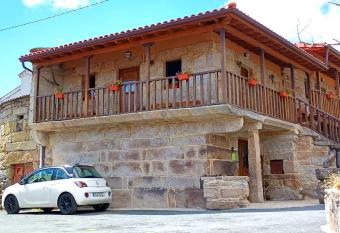 Habitaci  n Da Moura has Balcony rooms