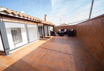 TOLEDO A TIRO has Balcony rooms
