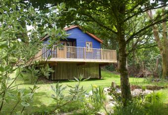 Creekside Lodge Launceston Cornwall allows 18 year olds to book a room