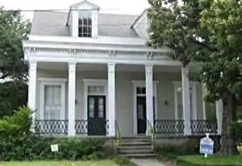 Historic Viavant Cottage - Jazz Fest/Fairgrounds has Balcony rooms